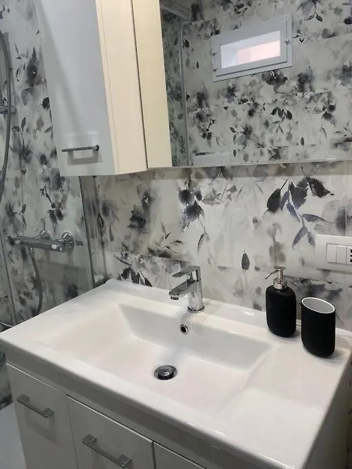 Marilyn Apartment Como Italy